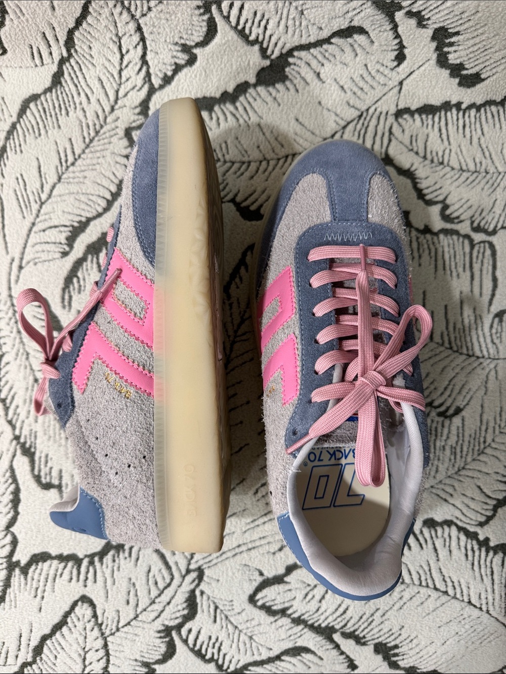 Back 70-Women’s Retro Suede Sneakers in Blue and Pink - Casual Lace-Up. Worn 1x